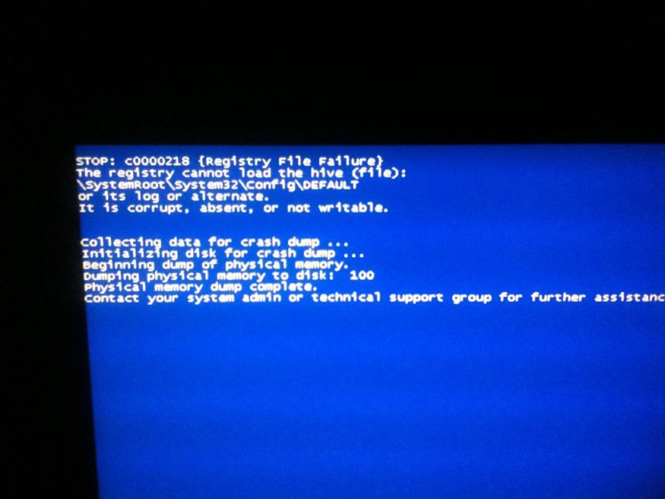errore di arresto di Windows c0000218