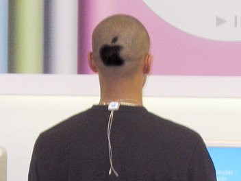 apple-store-shaved-head.jpg